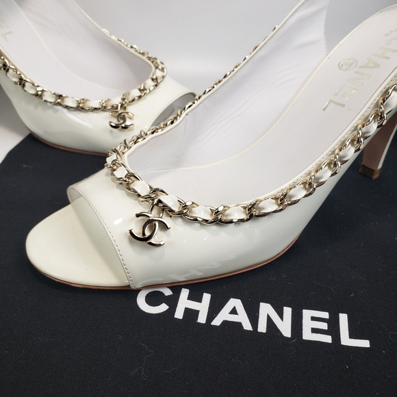 Chanel White Gold Chain Patent Leather Sling Back Open Toe sz 39/8,5 - Picture 3 of 17